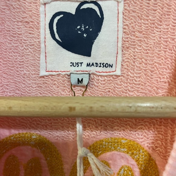 Just Madison Crewneck - Picture 5 of 5